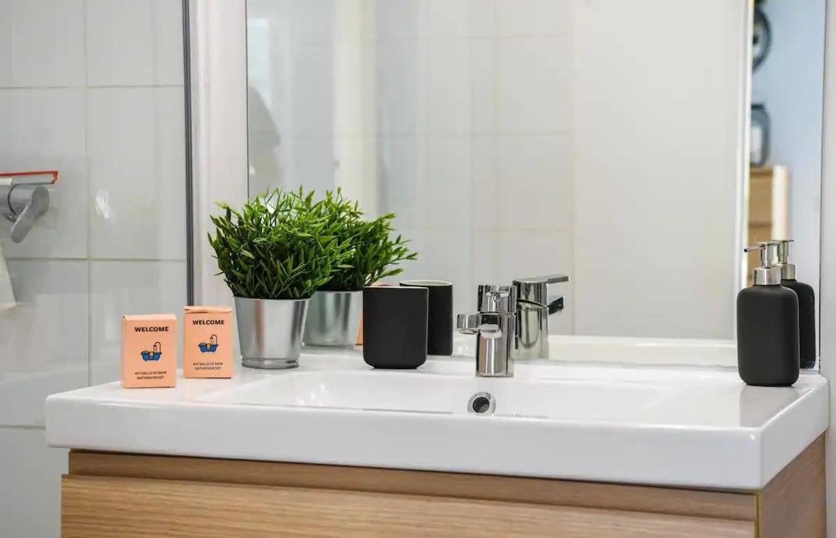 Superbe Appartement Avec Terrasse, Piscine & Parking Prive A 마르세유 외부 사진